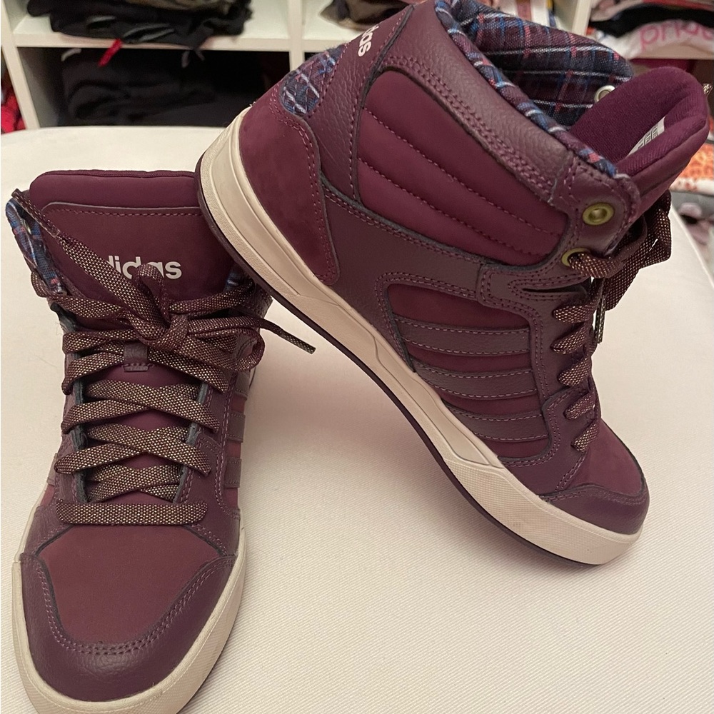 Adidas Sneakers
